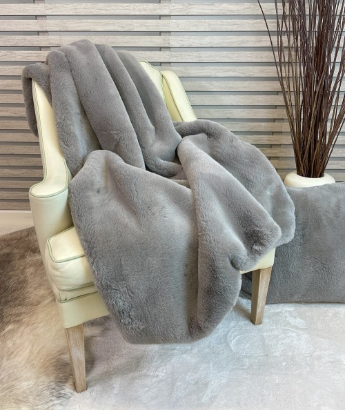 Extra large faux fur throw in Richmond Taupe design fur