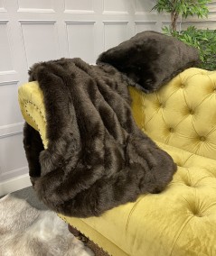 Economy Bison faux fur throw