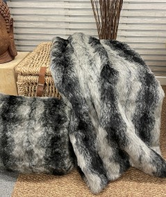 Black Wolf Faux Fur Throw