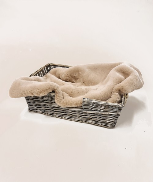 Luxury beige faux fur pet blanket