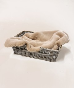 Luxury beige faux fur pet blanket