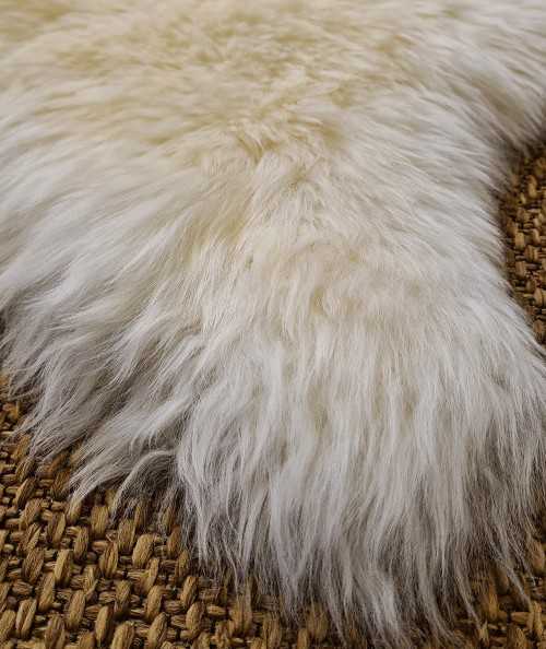 Large cream sheepskin rug 0130