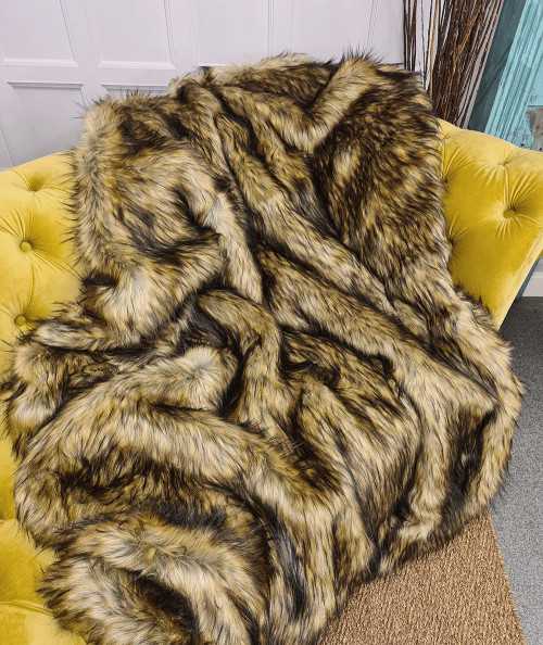 Luxury Muskox Faux Fur Throw