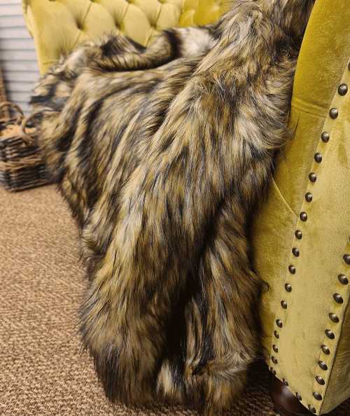 Luxury Muskox Faux Fur Bedspread