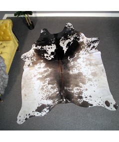 X/Large Brown and off-white Cowhide Rug CR00138